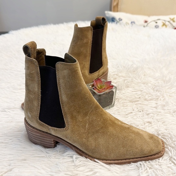 NEW $438 Tory Burch Chelsea Suede Pull on Ankle Heel Bootie women size 5 - Picture 4 of 10